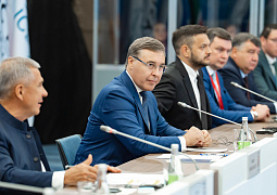 Валерий Фальков и Раис Республики Татарстан Рустам Минниханов приняли участие в V Казанском глобальном молодежном саммите