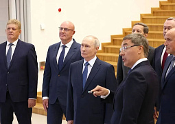 Владимир Путин посетил специализированный учебно-научный центр Новосибирского государственного университета
