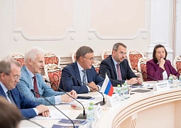 Глава Минобрнауки России провел совещание по подготовке II Международной конференции по общественно-гуманитарным наукам в Мариуполе